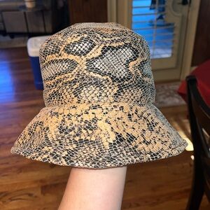 Bucket Hat